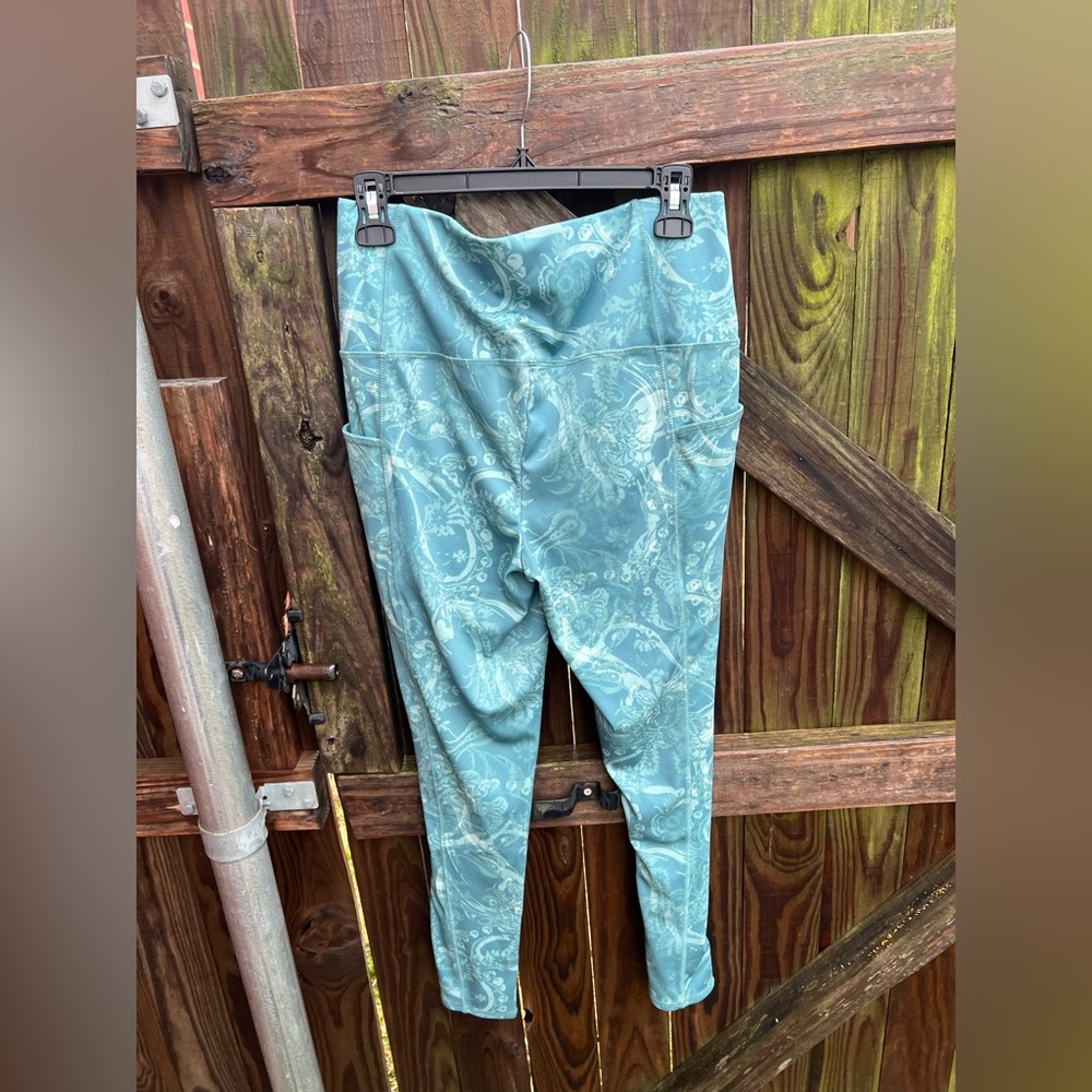 👗Chico's Zenergy Aqua Floral Leggings - Picture 4 of 8